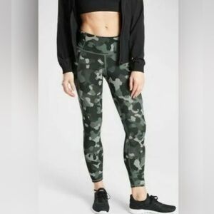 Athleta lightning camo 7/8 leggings